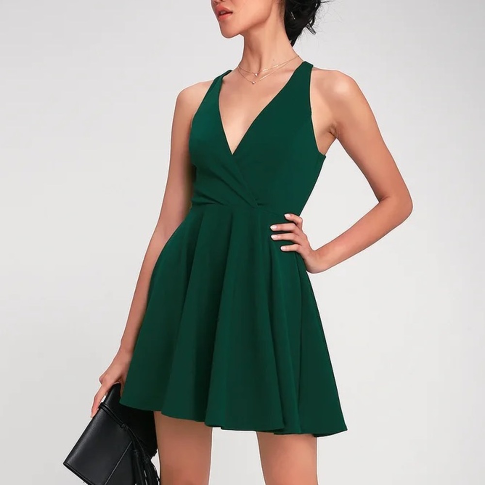Lulu’s Wonder Whirl Twist Back Skater Dress